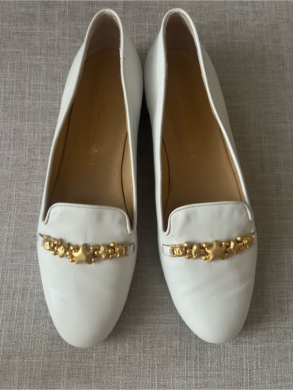 Joan & David Couture women’s dress office White Loafers, Gold Chain Accent, 9.5